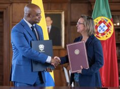 Former Colombian Foreign Minister Luis Gilberto Murillo (left) and then-Portuguese Ambassador to Colombia Catarina de Mendoza during the signing of the memorandum of understanding between Colombia and Portugal, October 2, 2024. Photo courtesy of Colombia's Ministry of Foreign Affairs.