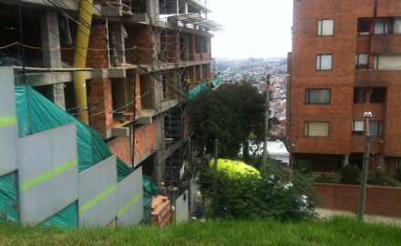 A Bogotá apartment building under construction (photo: Loren Moss)
