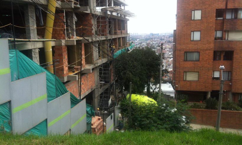 A Bogotá apartment building under construction (photo: Loren Moss)
