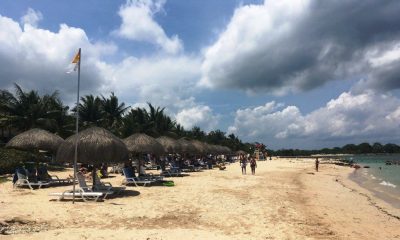 Beachside in Barú, Colombia (photo by Loren Moss)