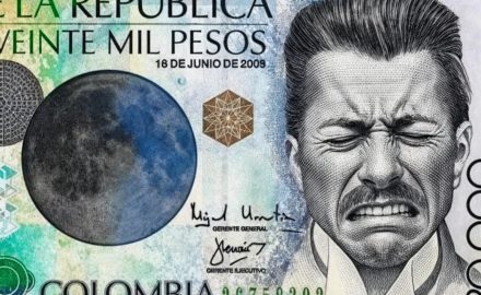 Meme-style image featuring a Colombian 20,000 peso banknote with the text 