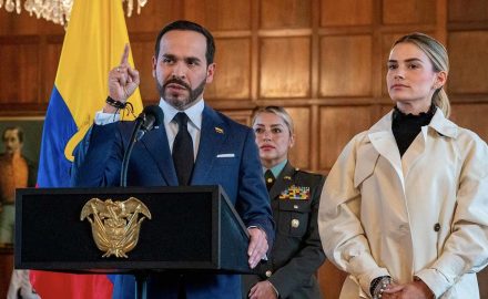 President Abelardo de la Espriella and first lady Ana Lucía Pineda during the declaration of Colombia’s economic emergency. Photo courtesy of the Presidency of Colombia.