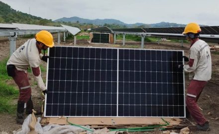 Technicians install solar panels at EPM's Tepuy facility in Colombia (photo courtesy EPM)