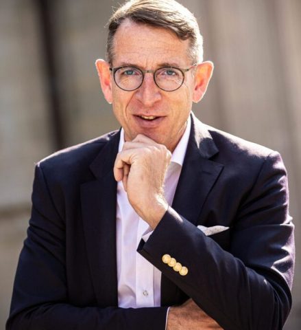 Dr. Frank-Jürgen Richter is the founder and chairman of Horasis - The Global Visions Community.